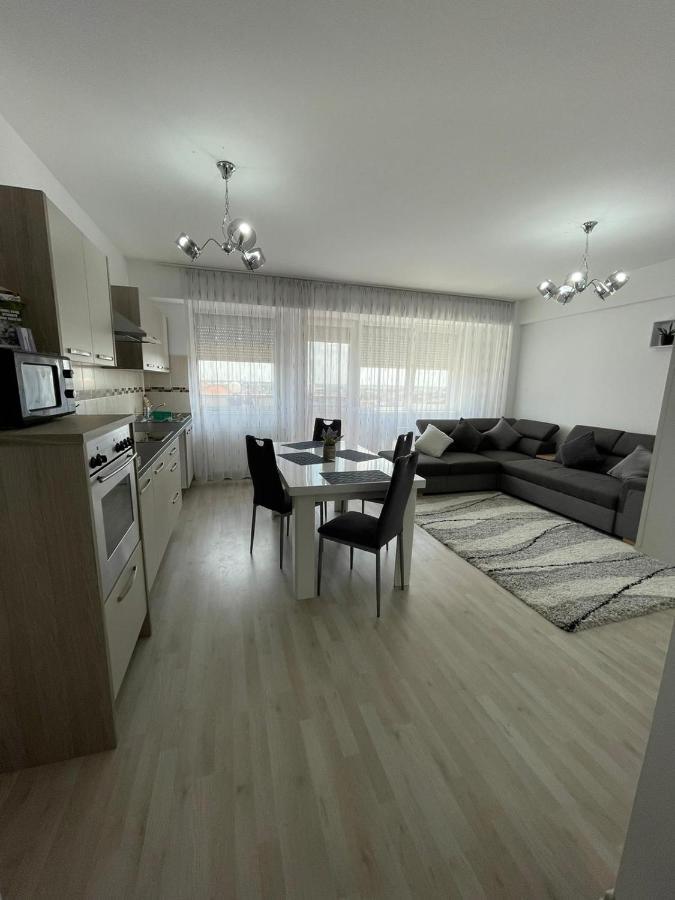 Class DeLuxe Apartments Oradea Extérieur photo
