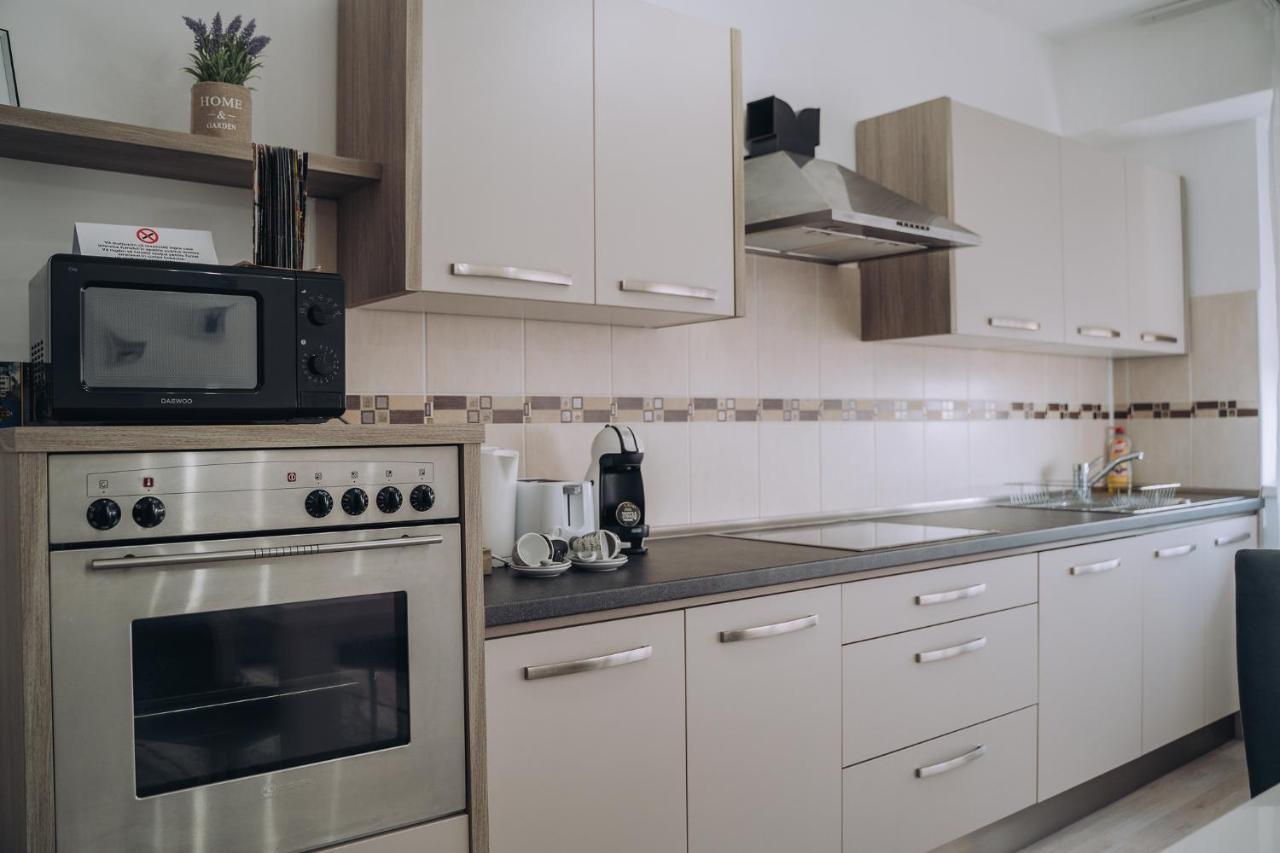 Class DeLuxe Apartments Oradea Extérieur photo