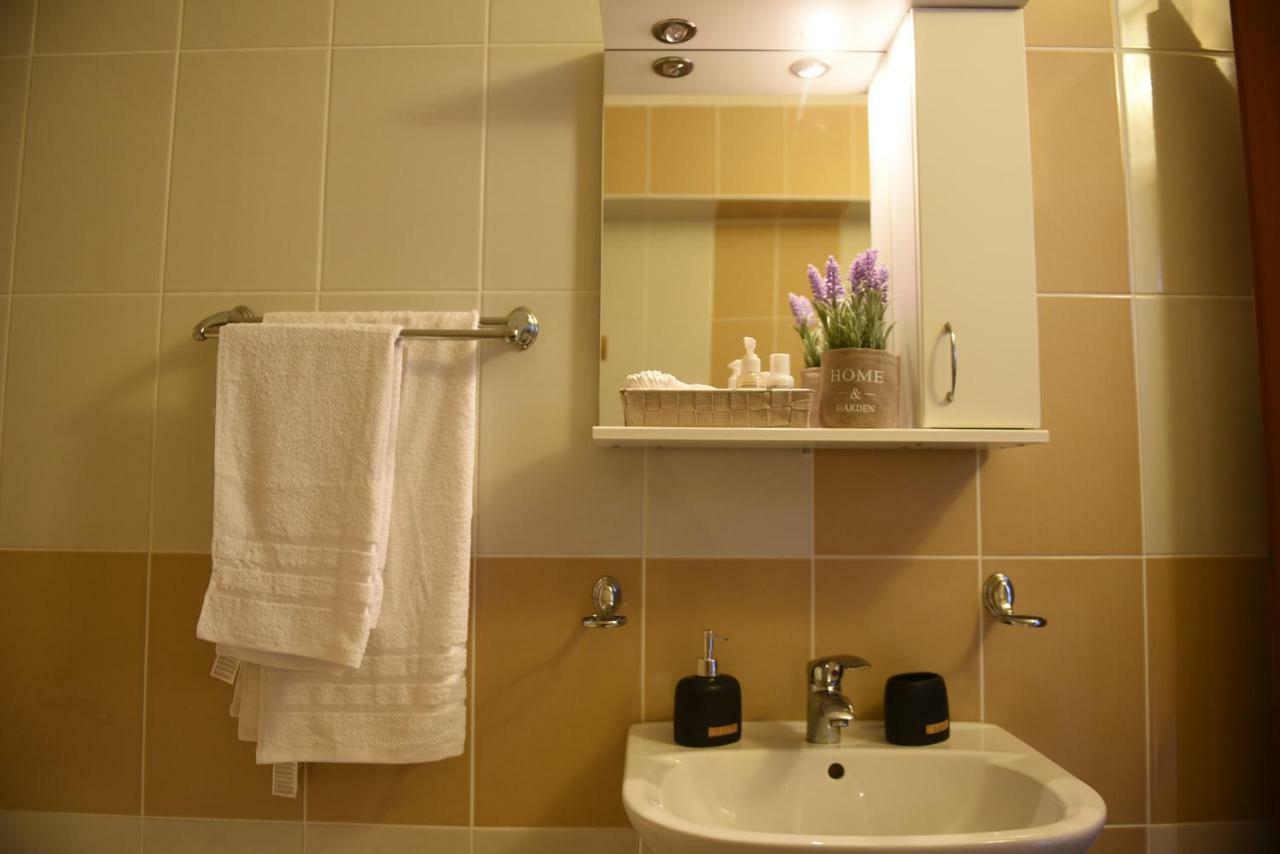 Class DeLuxe Apartments Oradea Extérieur photo